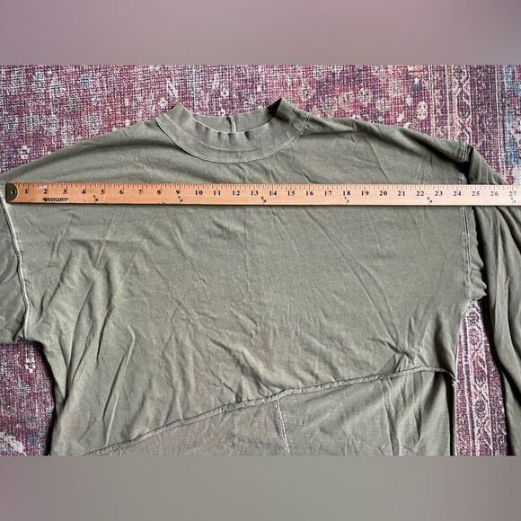 We the Free Womens large mockneck Olive Green Long Sleeve Top with cropped front - Picture 4 of 8